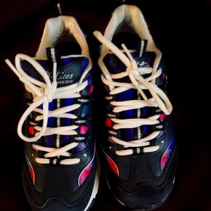 Womens Sketchers Sneakers Size 8 Wide